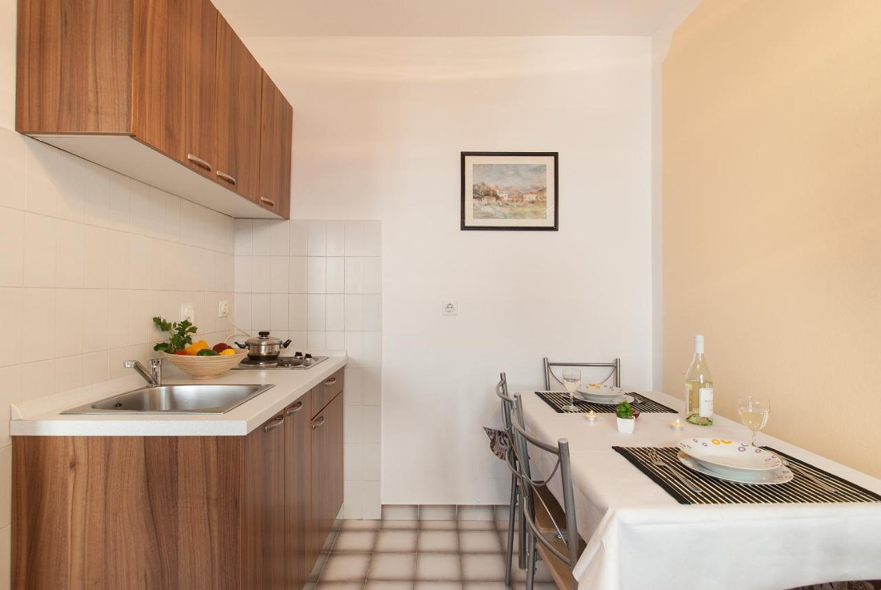 Weis Apartments ロヴィニ 部屋 写真