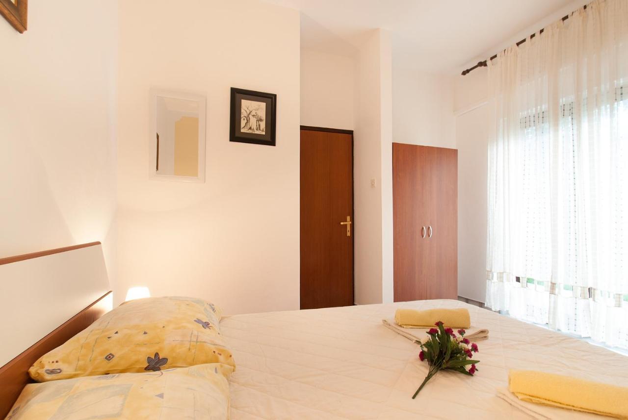 Weis Apartments ロヴィニ 部屋 写真